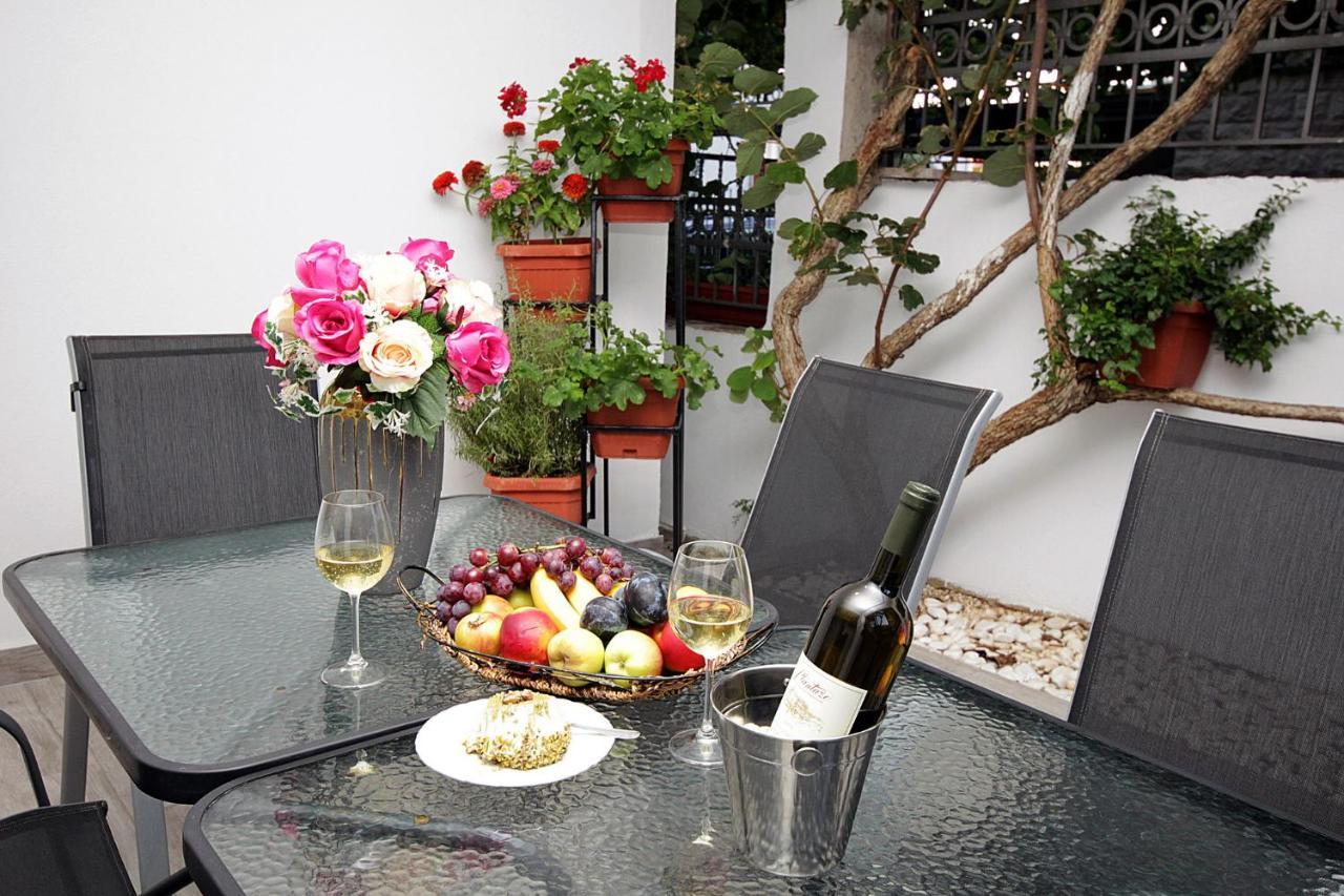 Apartments Saric Бар Экстерьер фото