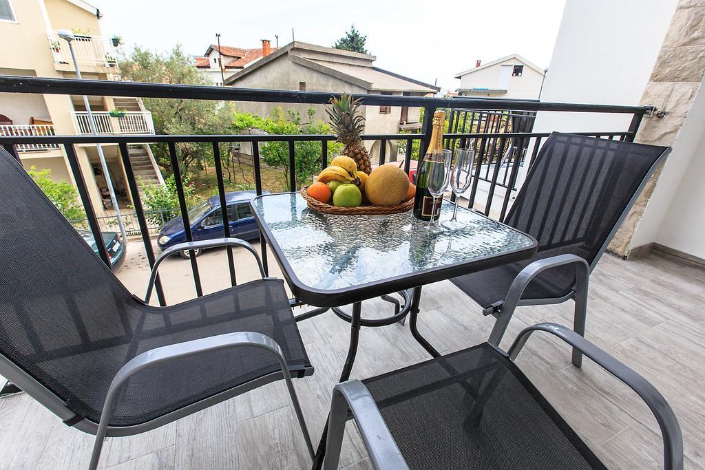 Apartments Saric Бар Экстерьер фото