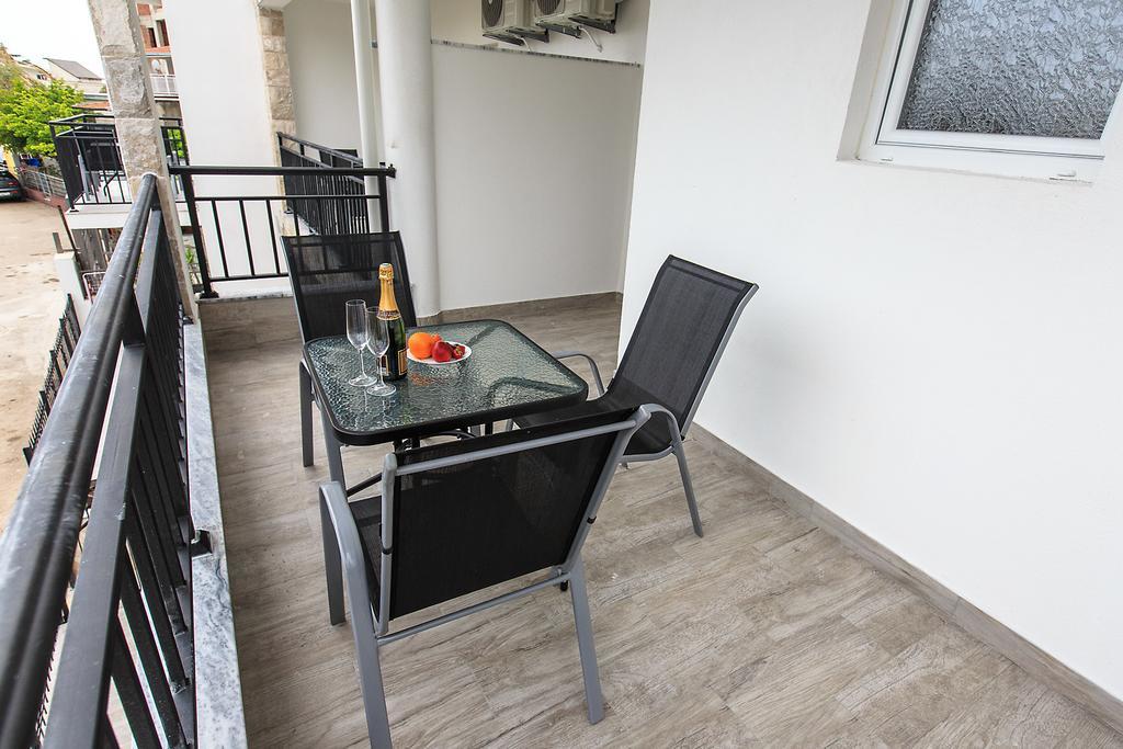 Apartments Saric Бар Экстерьер фото