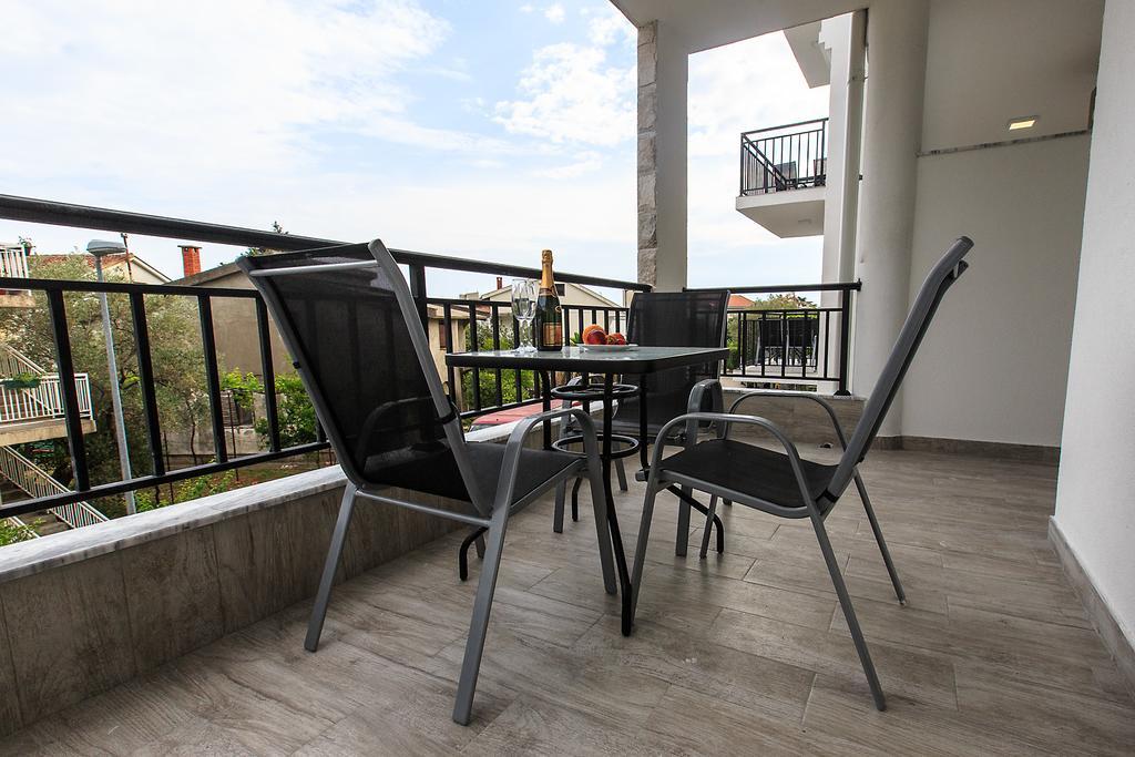 Apartments Saric Бар Экстерьер фото